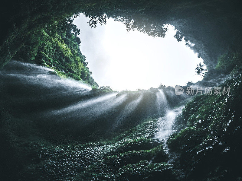 印度尼西亚印度尼西亚印度尼西亚的Madakaripura waterfall East